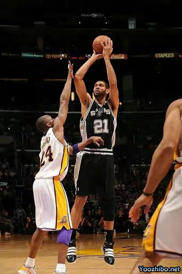 蒂姆-邓肯:NBA75大巨星榜单上的<a href=/lanqiuzhijia/spurs/ target=_blank class=infotextkey>马刺</a>传奇